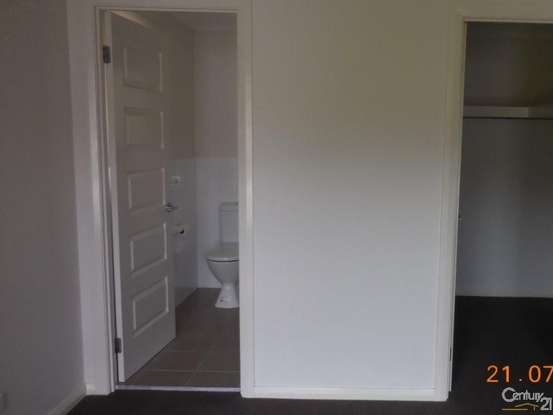 5 Caley Way, Mount Annan NSW 2567