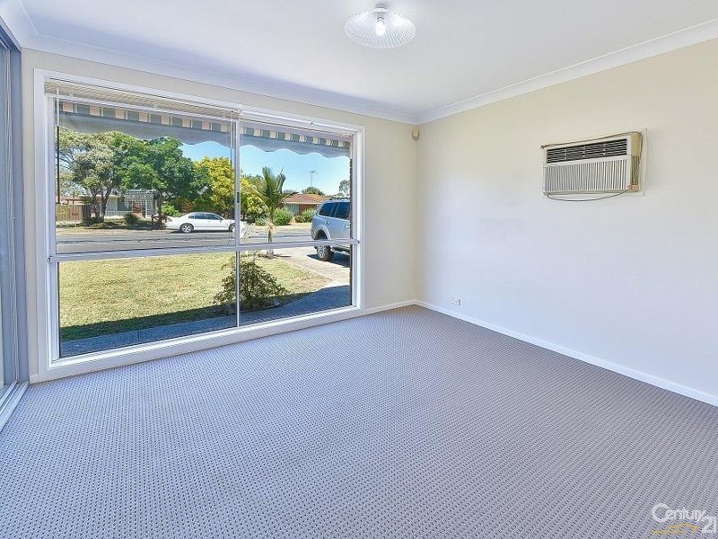 335 Welling Drive, Mount Annan NSW 2567