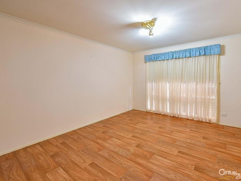 4 Fraser Place, Mount Annan NSW 2567