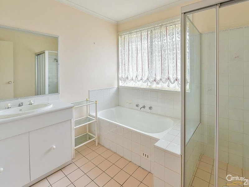4 Fraser Place, Mount Annan NSW 2567