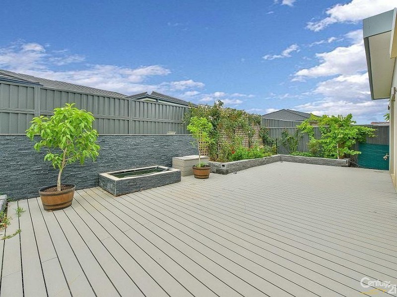 6 Duffy Avenue, Gregory Hills NSW 2557