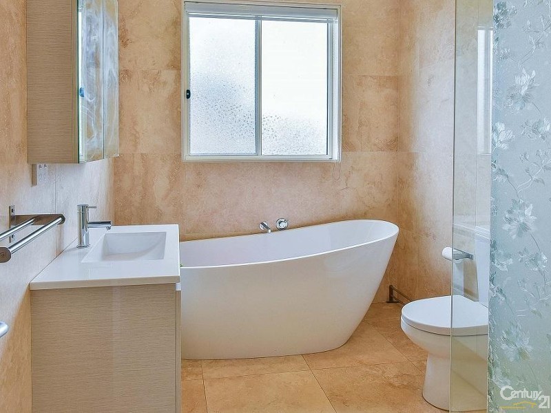 6 Duffy Avenue, Gregory Hills NSW 2557