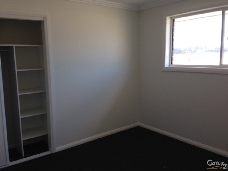 28 Lorikeet Street, Gregory Hills NSW 2557