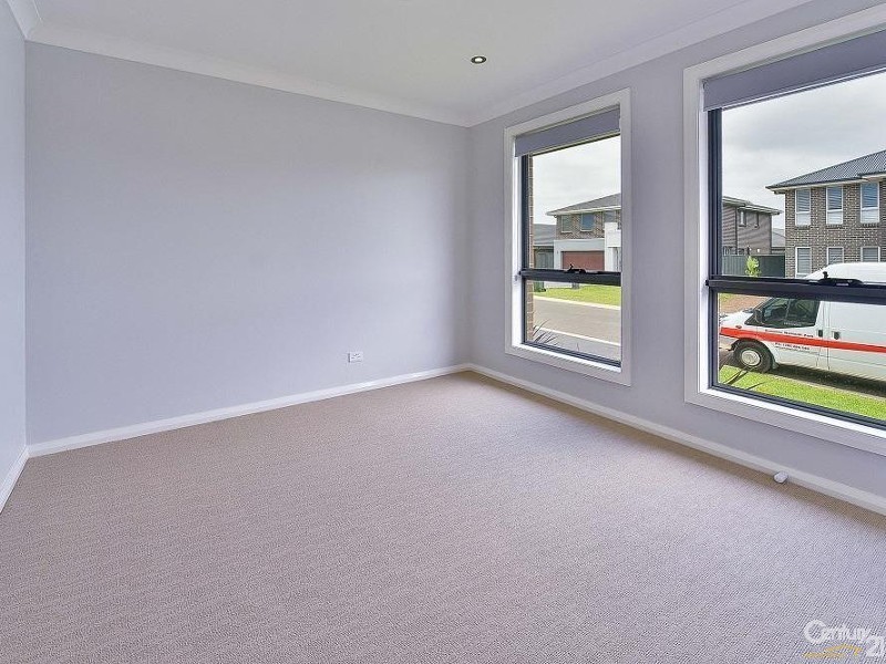 5 Gemini Street, Gregory Hills NSW 2557