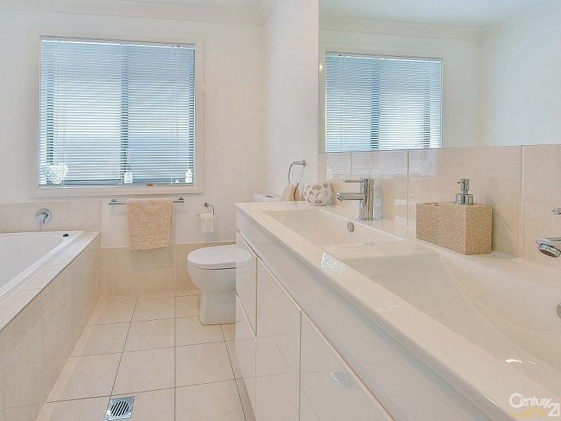 5 Gemini Street, Gregory Hills NSW 2557