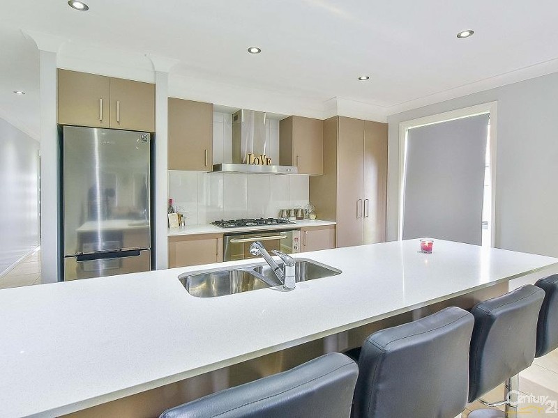 5 Gemini Street, Gregory Hills NSW 2557