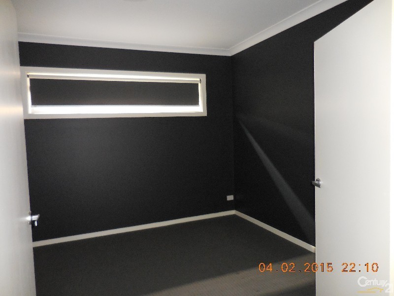 10 Kale Road, Spring Farm NSW 2570