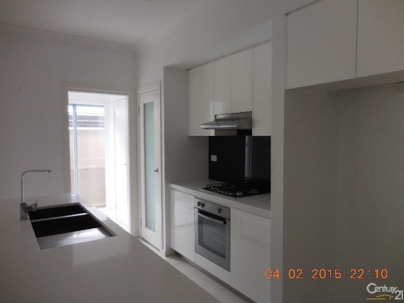 10 Kale Road, Spring Farm NSW 2570