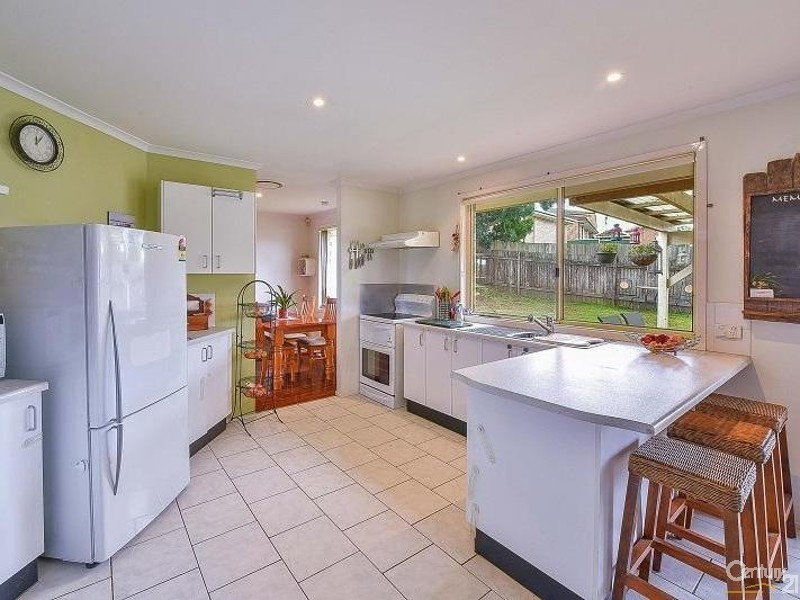 8 Thomas Way, Currans Hill NSW 2567