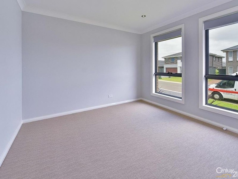 5 Gemini Street, Gregory Hills NSW 2557
