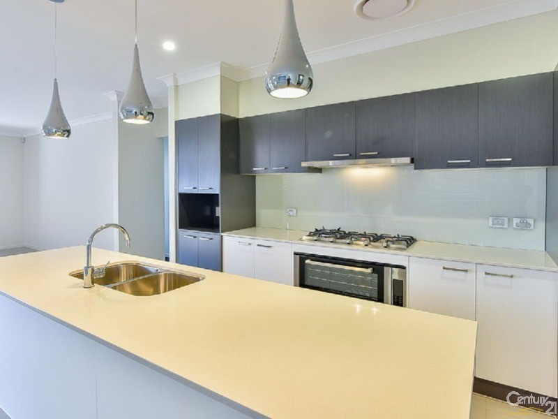 6 Finlay Street, Oran Park NSW 2570