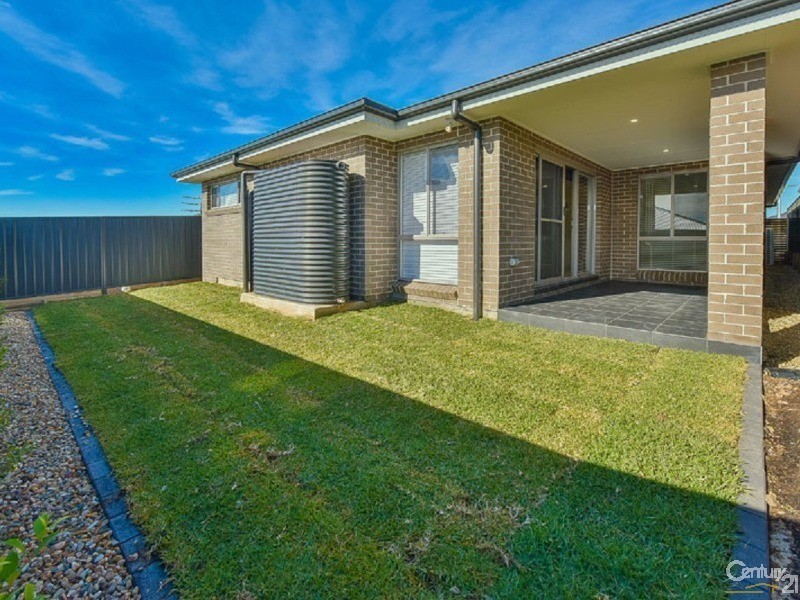 6 Finlay Street, Oran Park NSW 2570