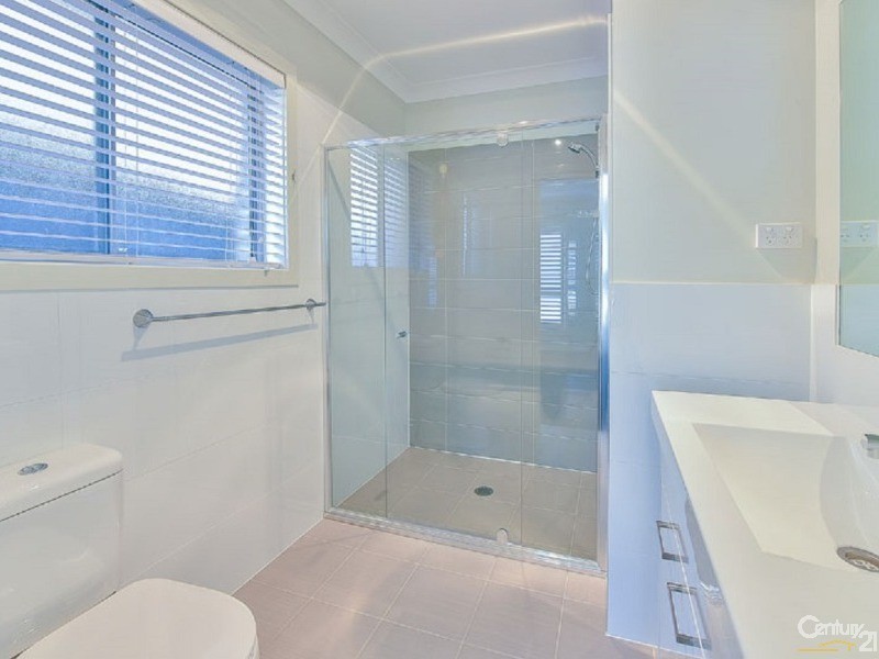 6 Finlay Street, Oran Park NSW 2570