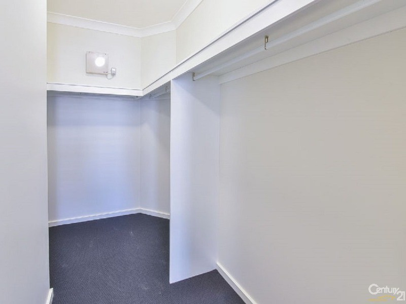 6 Finlay Street, Oran Park NSW 2570