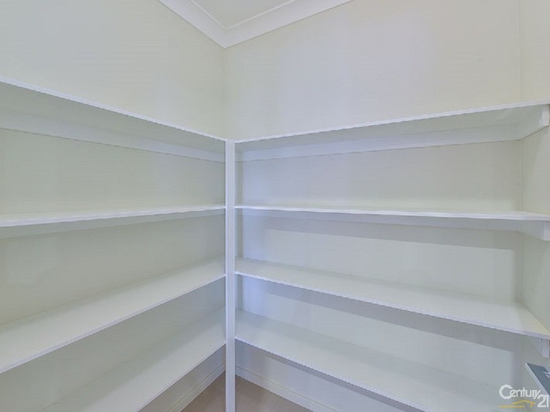 6 Finlay Street, Oran Park NSW 2570