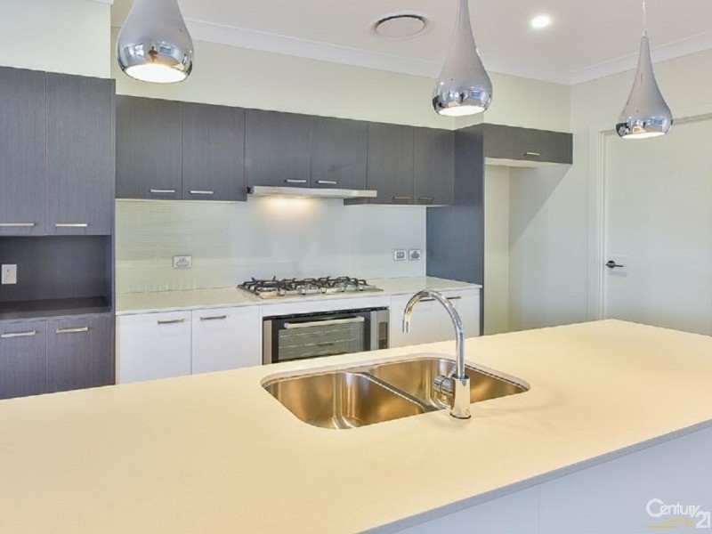 6 Finlay Street, Oran Park NSW 2570