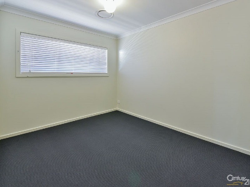 6 Finlay Street, Oran Park NSW 2570