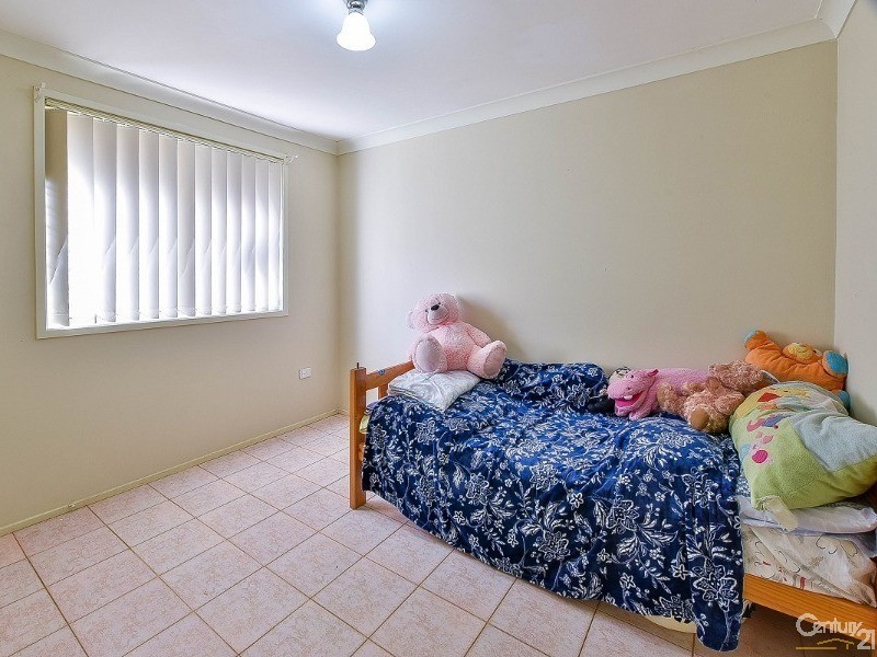 7 Watkins Crescent, Currans Hill NSW 2567