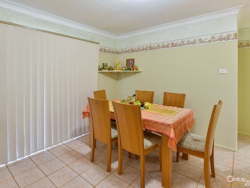 7 Watkins Crescent, Currans Hill NSW 2567