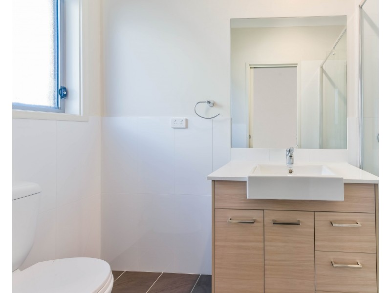 44A Easton Avenue, Spring Farm NSW 2570