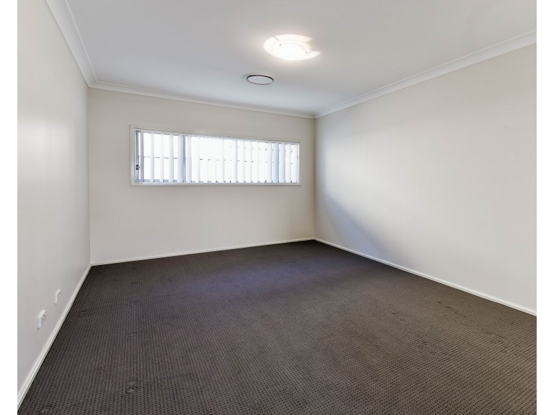 44A Easton Avenue, Spring Farm NSW 2570