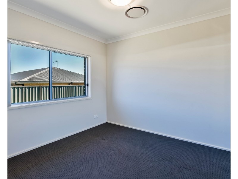 44A Easton Avenue, Spring Farm NSW 2570