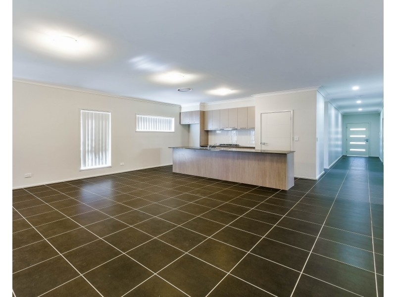 44A Easton Avenue, Spring Farm NSW 2570