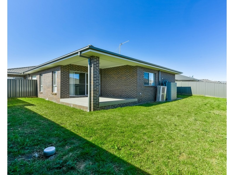 44A Easton Avenue, Spring Farm NSW 2570
