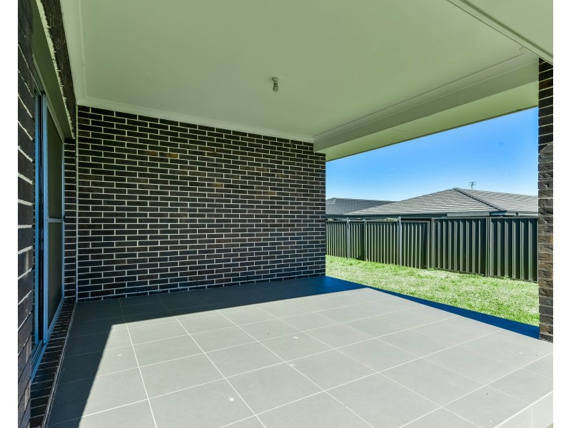 44A Easton Avenue, Spring Farm NSW 2570