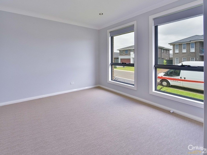 5 Gemini Street, Gregory Hills NSW 2557