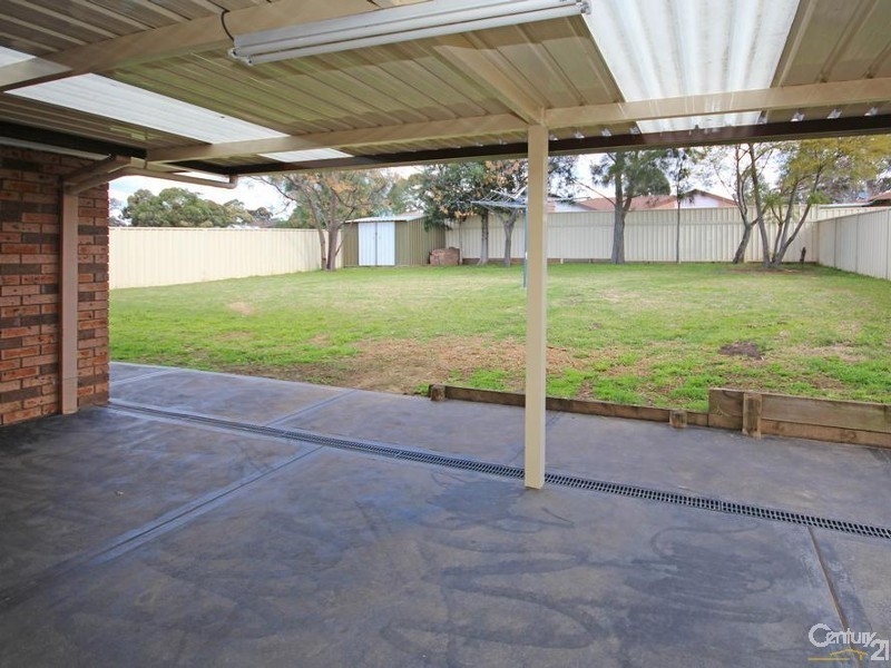 9 Welling Drive, Narellan Vale NSW 2567