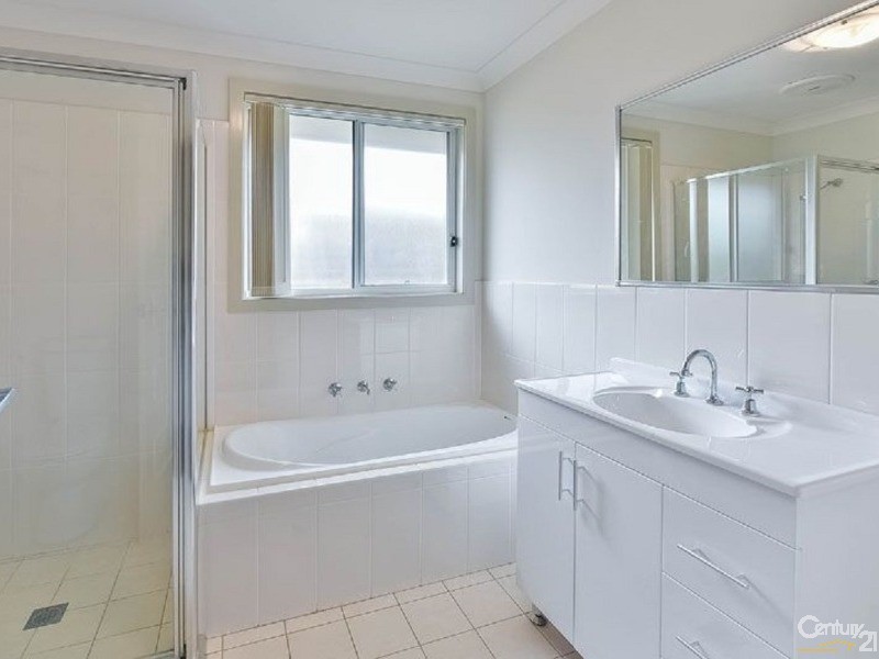 33 Bond Street, Oran Park NSW 2570