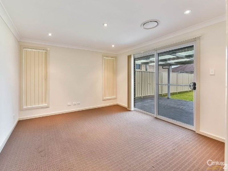 33 Bond Street, Oran Park NSW 2570