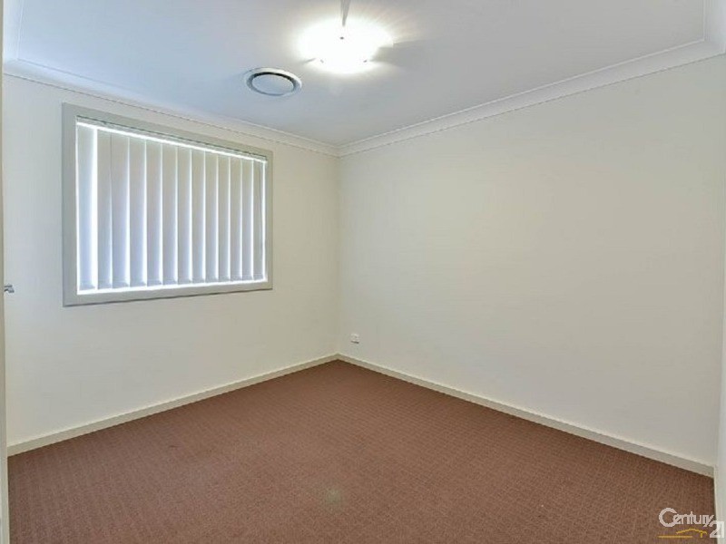 33 Bond Street, Oran Park NSW 2570