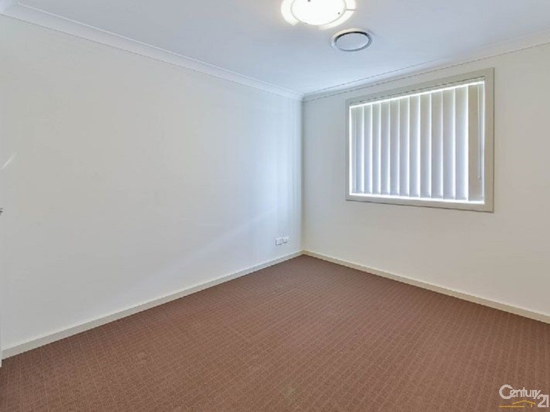 33 Bond Street, Oran Park NSW 2570