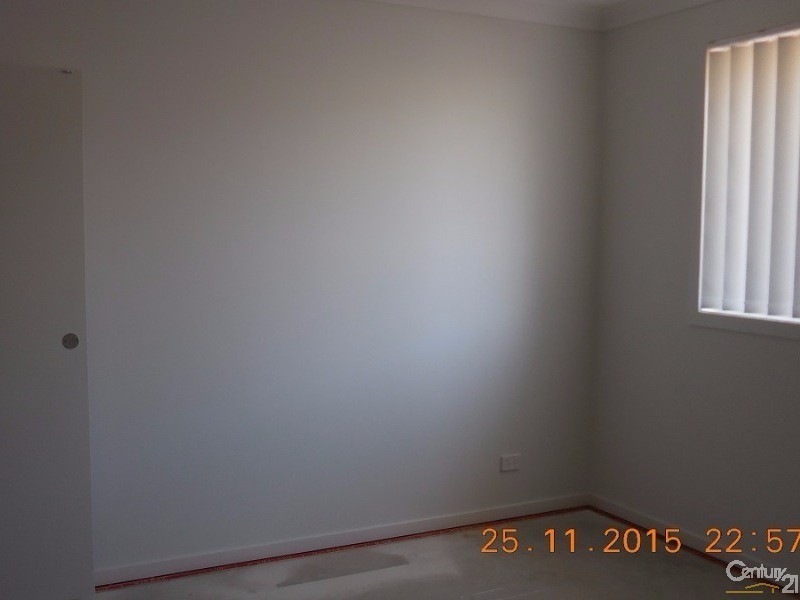 17 Buckingham Loop, Oran Park NSW 2570