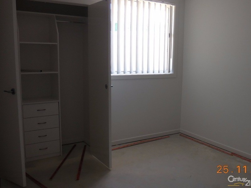 17 Buckingham Loop, Oran Park NSW 2570