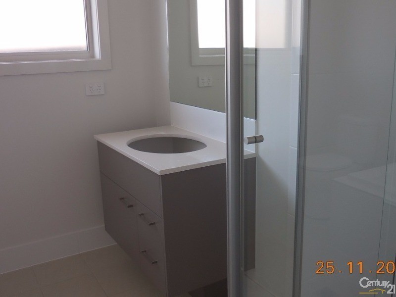 17 Buckingham Loop, Oran Park NSW 2570