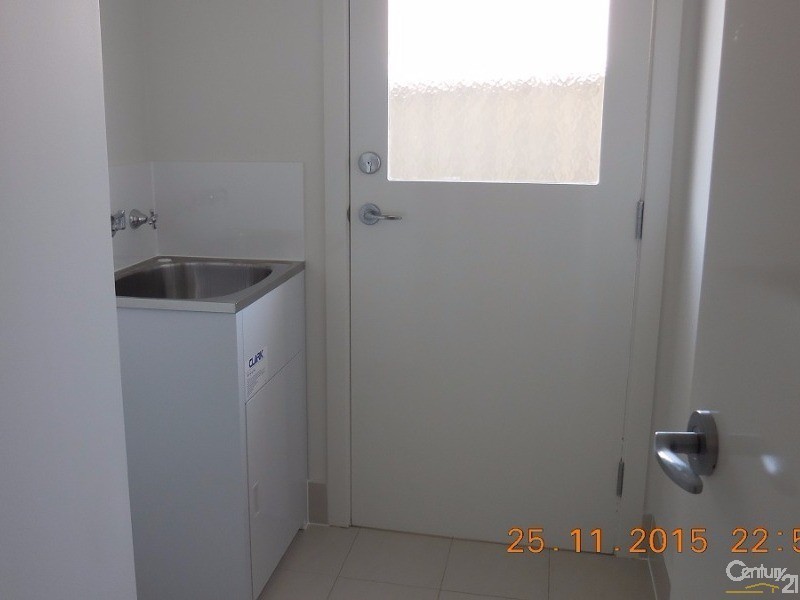 17 Buckingham Loop, Oran Park NSW 2570