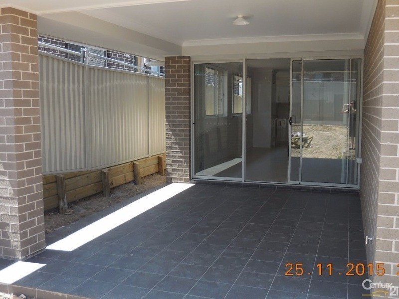 17 Buckingham Loop, Oran Park NSW 2570