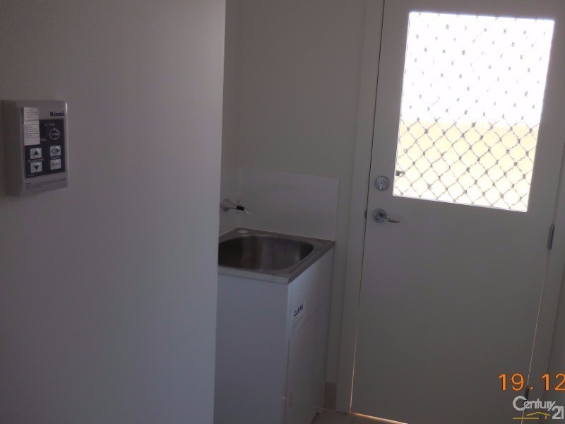 17 Buckingham Loop, Oran Park NSW 2570