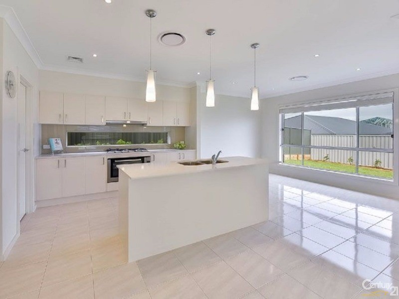 4 Finlay Street, Oran Park NSW 2570