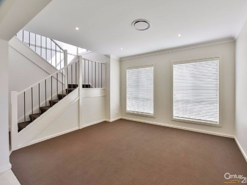 4 Finlay Street, Oran Park NSW 2570