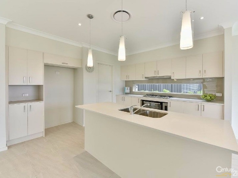 4 Finlay Street, Oran Park NSW 2570