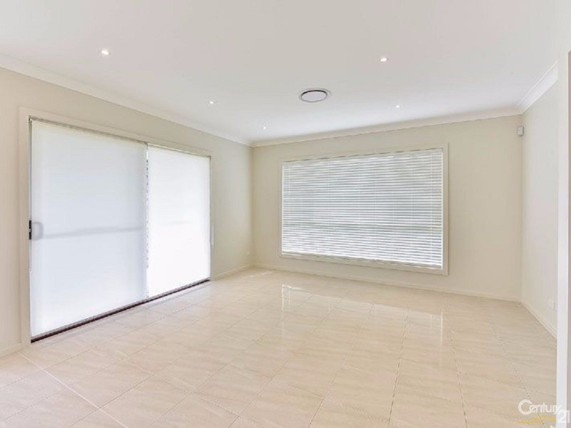 4 Finlay Street, Oran Park NSW 2570