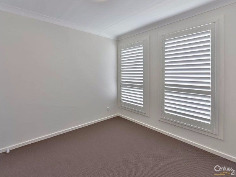 4 Finlay Street, Oran Park NSW 2570