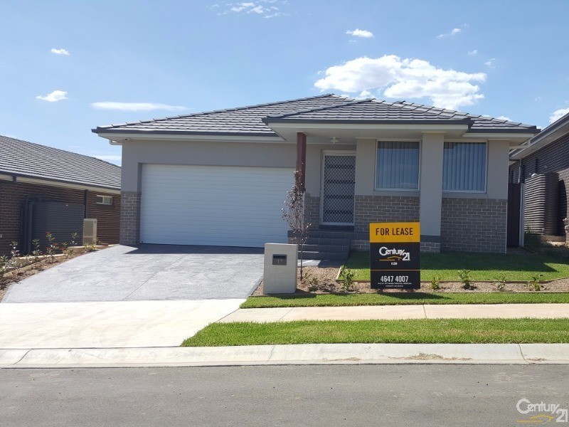17 Buckingham Loop, Oran Park NSW 2570