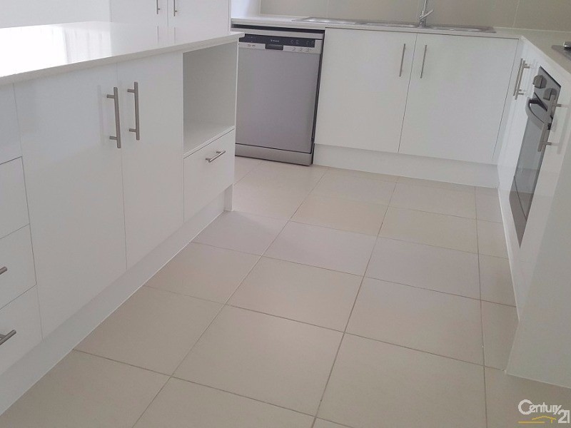17 Buckingham Loop, Oran Park NSW 2570