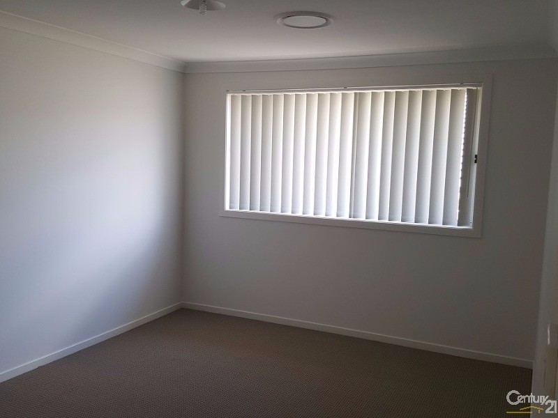 17 Buckingham Loop, Oran Park NSW 2570