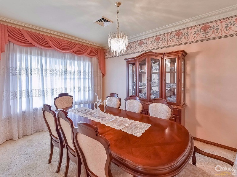 25 Box Road, Casula NSW 2170